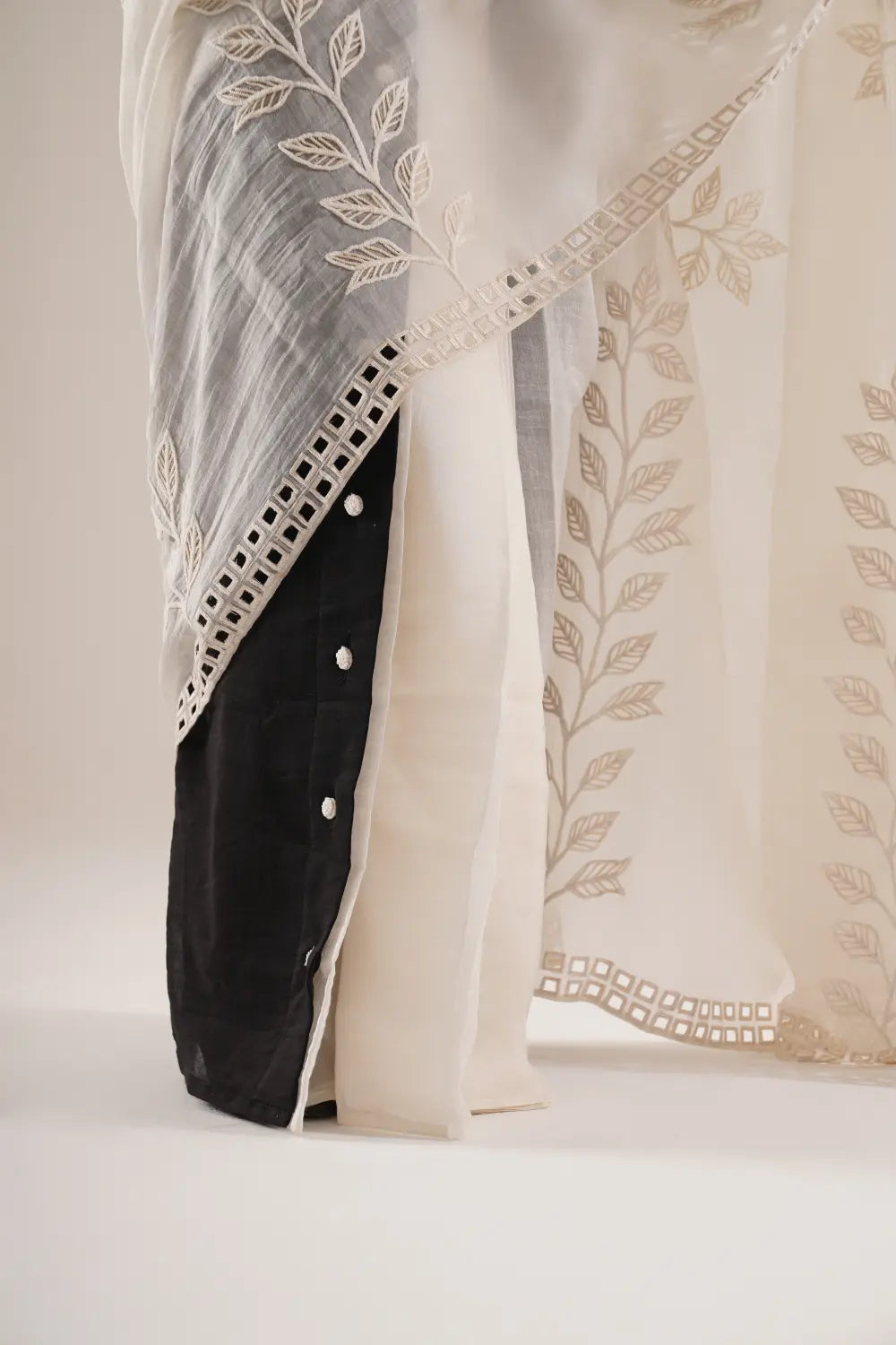 ATBW - TOSOTW Bloom Button Saree