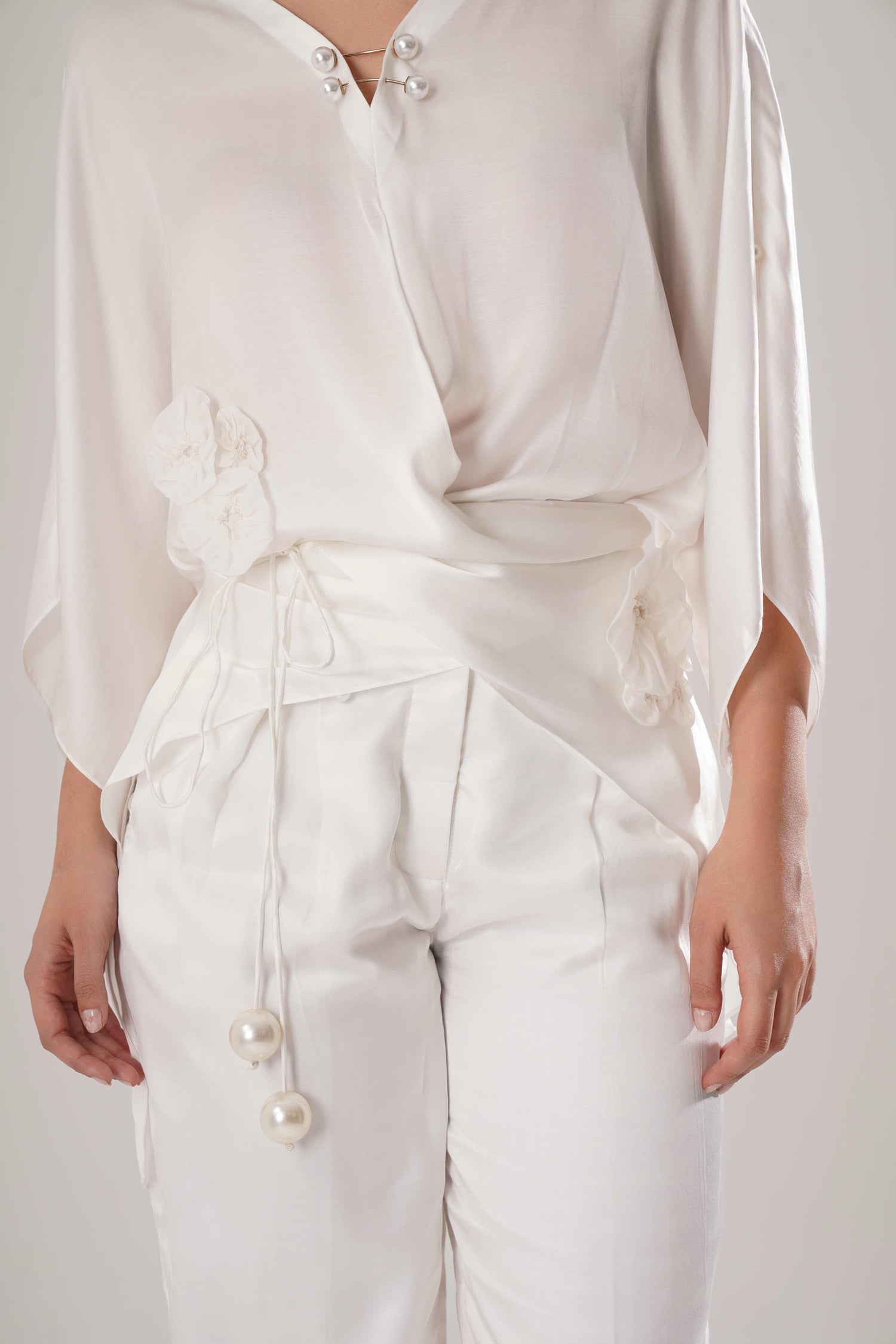 ATBW - FLOW White Kaftan Tie Up Set