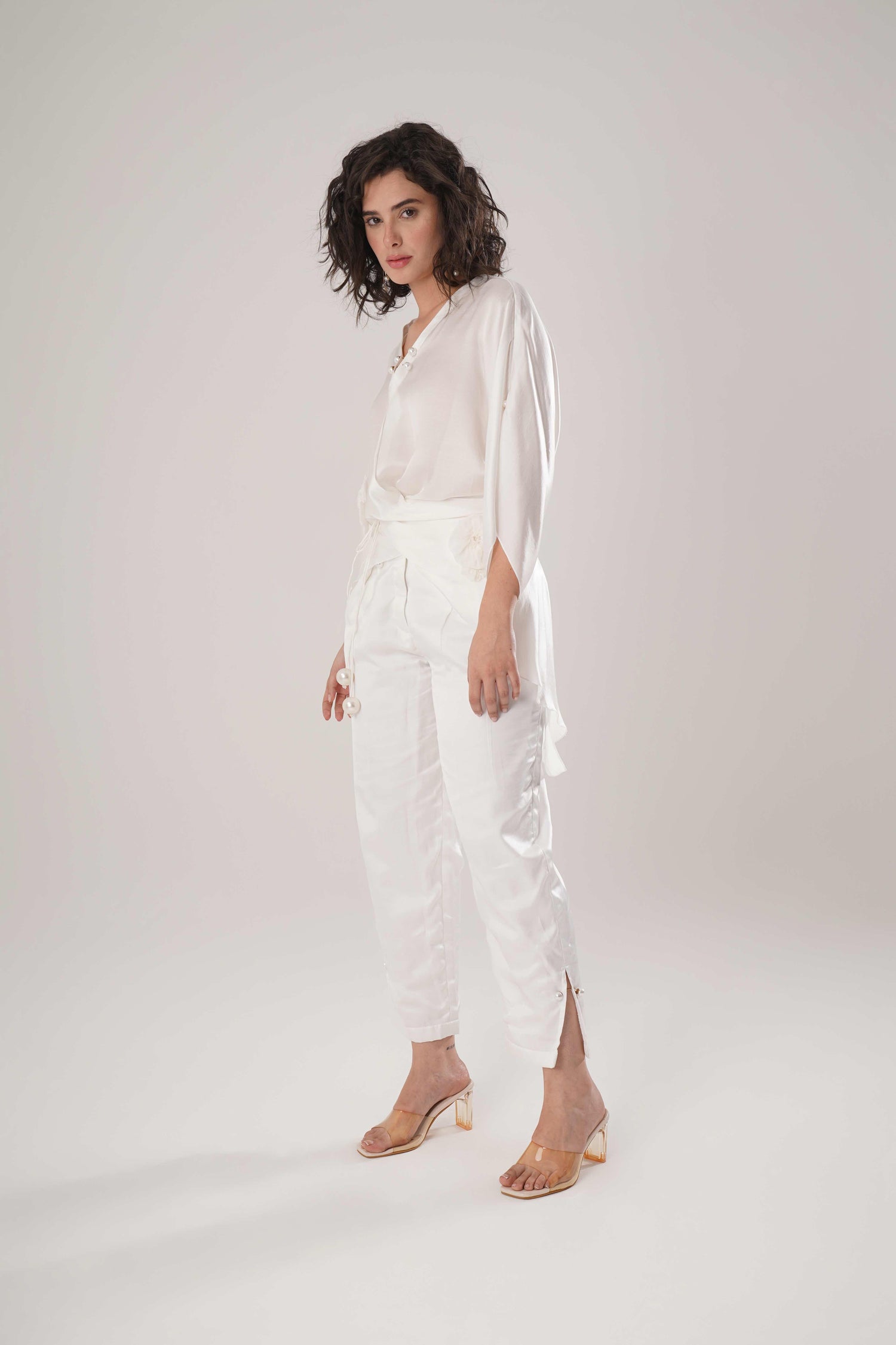 ATBW - FLOW White Kaftan Tie Up Set